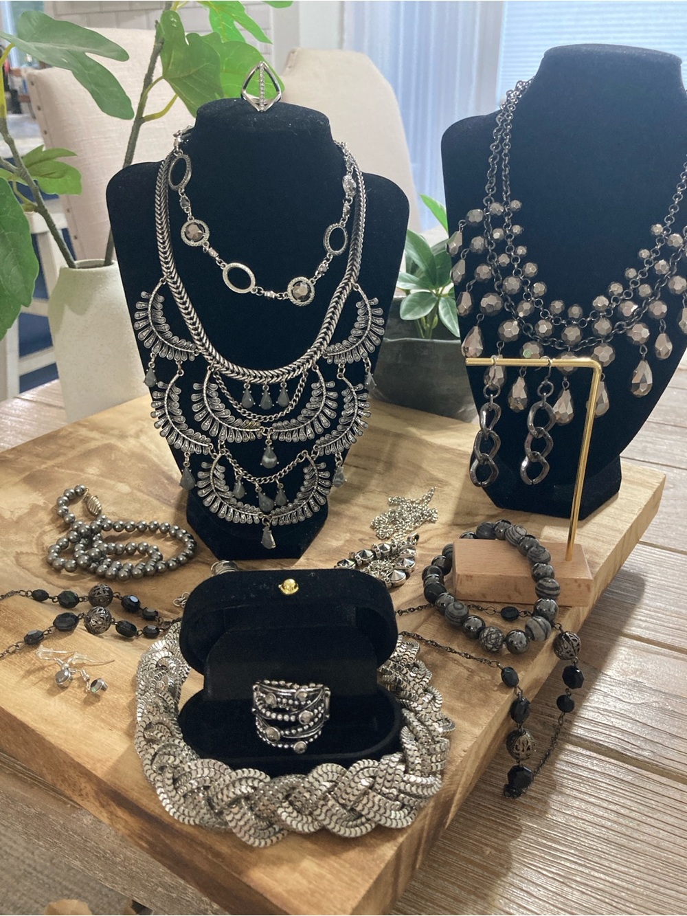 Mixed media - silver tone vintage|modern jewelry bundle
